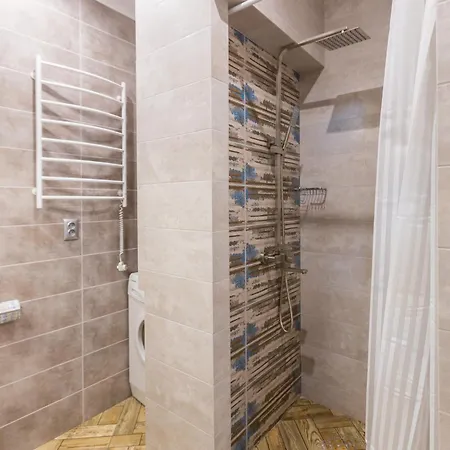 файна смарт-квартира біля жд вокзалу на городоцькій 143