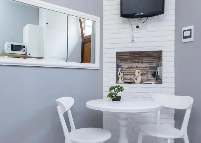 файна смарт-квартира біля жд вокзалу на городоцькій 143 * לבוב