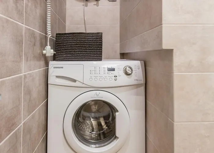 файна смарт-квартира біля жд вокзалу на городоцькій 143 Apartment