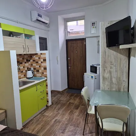 файна смарт-квартира біля жд вокзалу на городоцькій 143