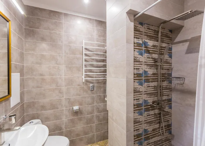 файна смарт-квартира біля жд вокзалу на городоцькій 143 *